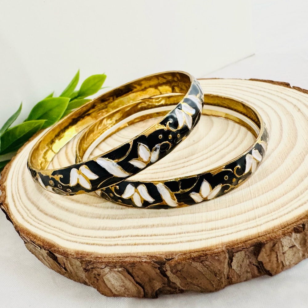 2pc Floral Black and Gold Bangles White Lotus Enamel Bracelet Set
